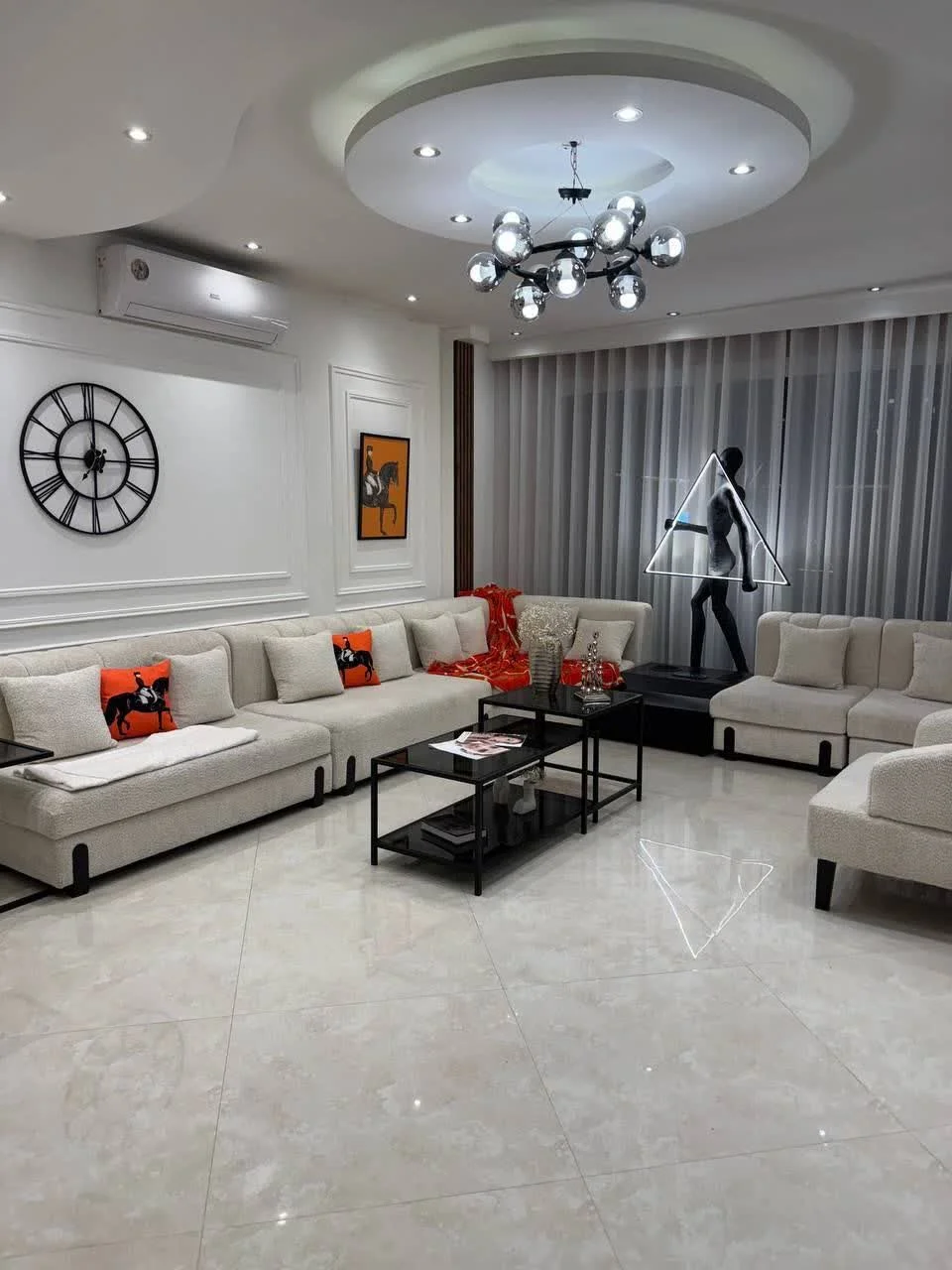 تصویر آپارتمان {{ unit.address }}